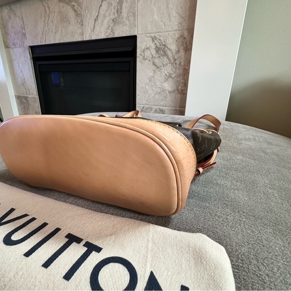 Louis Vuitton Monogram Montsouris Backpack MM - Picture 6 of 7